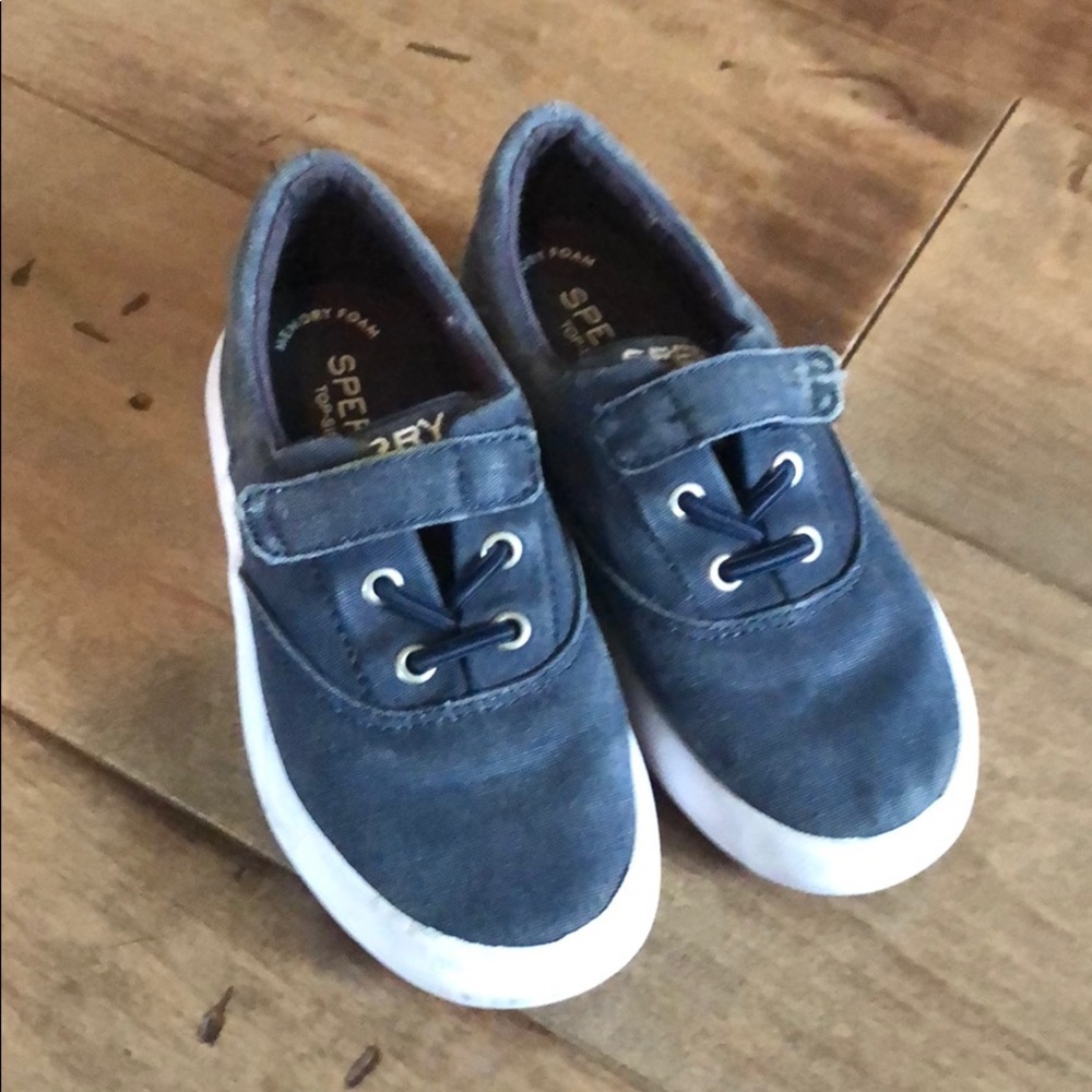 Sperry size 10 kids velcro shoe.